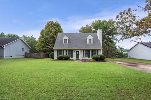 5616 Marty Ln, Clemmons, NC 27012