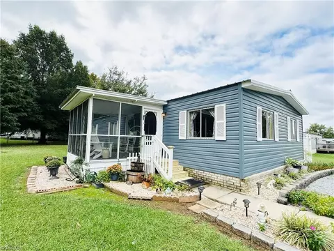 3321 Marcal Cir, Sophia, NC 27350