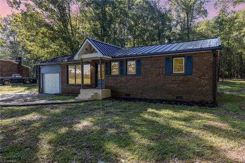 1284 River Rd, Stoneville, NC 27048