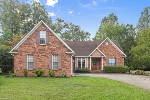 5028 Cedarwood Dr, Winston Salem, NC 27103