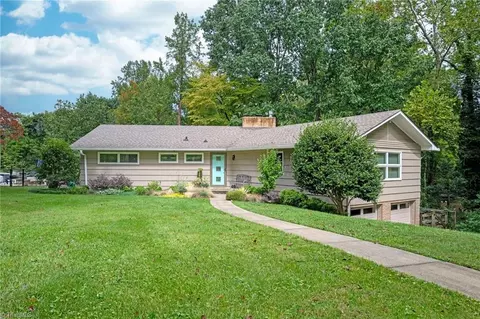 200 Wicklow Rd, Winston Salem, NC 27106