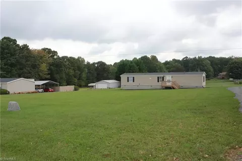 1022 Mitchell Rd, Pilot Mountain, NC 27041 photo 36