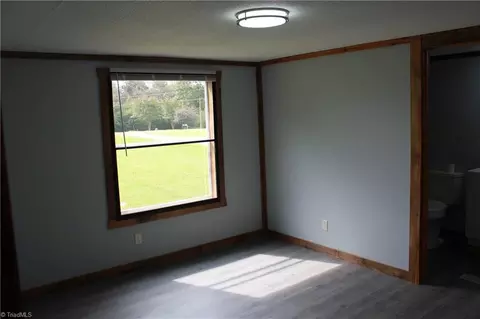 1022 Mitchell Rd, Pilot Mountain, NC 27041 photo 12