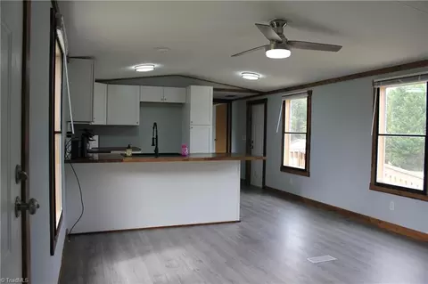 1022 Mitchell Rd, Pilot Mountain, NC 27041 photo 21