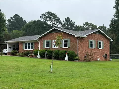 Exterior - 304 Eastside Dr, Denton, NC 27239 photo 4 of 13