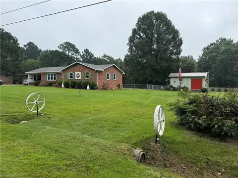 Exterior - 304 Eastside Dr, Denton, NC 27239 photo 7 of 13