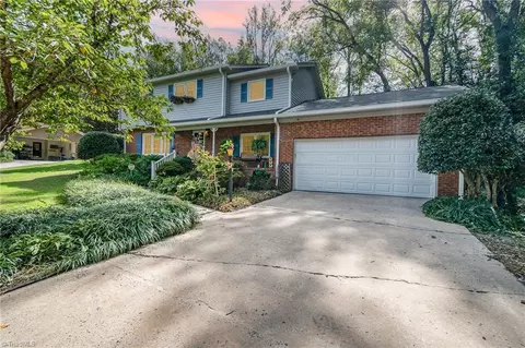 35 Windsor Cir, Thomasville, NC 27360
