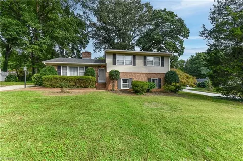 2704 Holly Dr, Greensboro, NC 27408