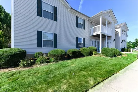 5801 B Battery Dr #1B, Greensboro, NC 27409