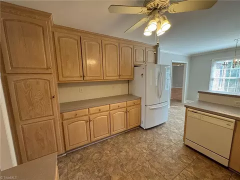 131 Glen - Oaks Dr, King, NC 27021 photo 31