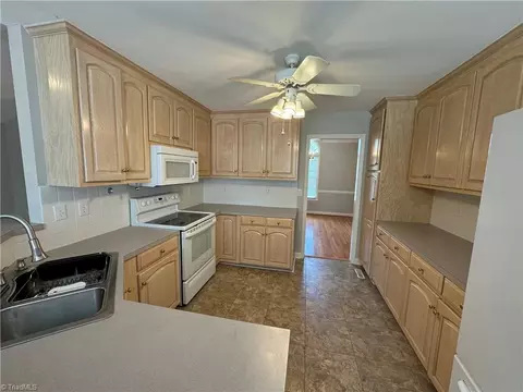 131 Glen - Oaks Dr, King, NC 27021 photo 29