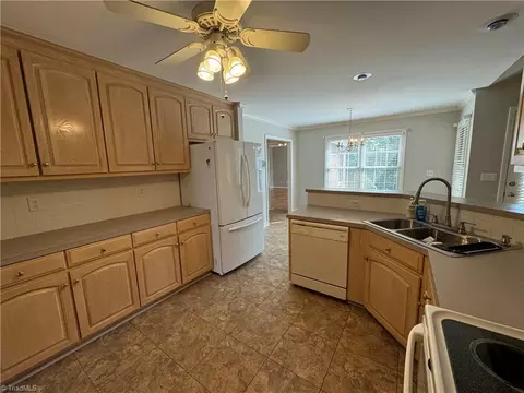 131 Glen - Oaks Dr, King, NC 27021 photo 34