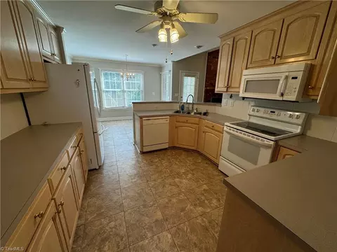 131 Glen - Oaks Dr, King, NC 27021 photo 30