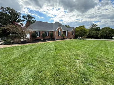 131 Glen - Oaks Dr, King, NC 27021 photo 6