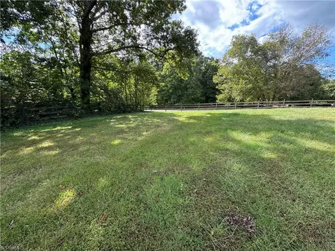 131 Glen - Oaks Dr, King, NC 27021 photo 22