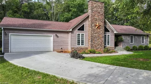 1002 Curtis Ln, Pilot Mountain, NC 27041