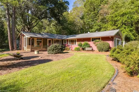 5305 Shattalon Dr, Winston Salem, NC 27106