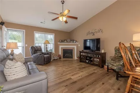 667 Chas Ct, High Point, NC 27265 photo 15