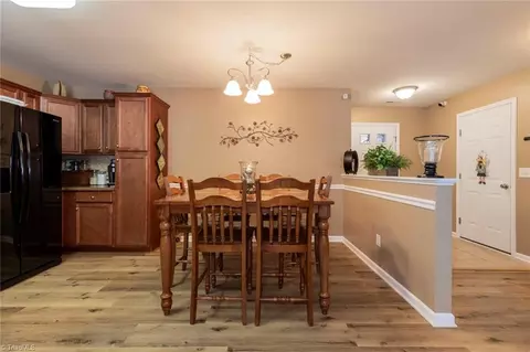 667 Chas Ct, High Point, NC 27265 photo 8