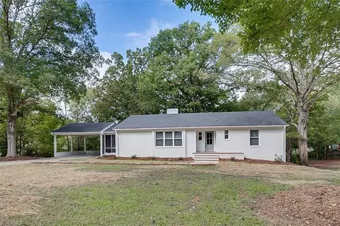 320 Elam Ave, Ramseur, NC 27316
