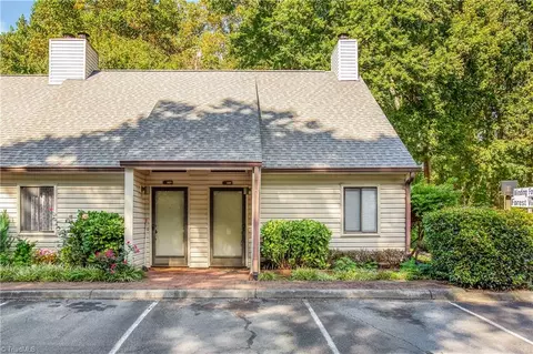 135 Forest View Dr, Winston Salem, NC 27104