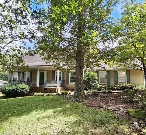 771 Reaford Rd, Winston Salem, NC 27104