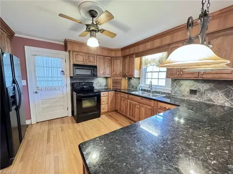 117 Main St E, Jonesville, NC 28642
