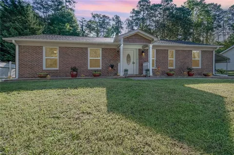 4619 Pennoak Rd, Greensboro, NC 27407