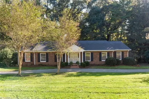 731 Lichfield Rd, Winston Salem, NC 27104