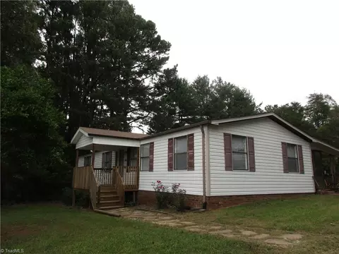 1140 Meadow View Dr, Tobaccoville, NC 27050