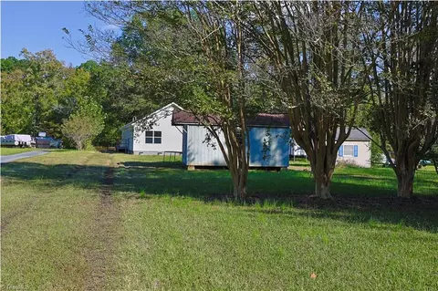 Exterior - 455 Playground Ln, Salisbury, NC 28146 photo 7 of 10