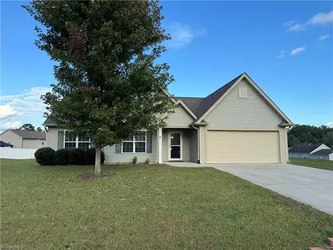 138 Red Cypress Ct, Winston Salem, NC 27127