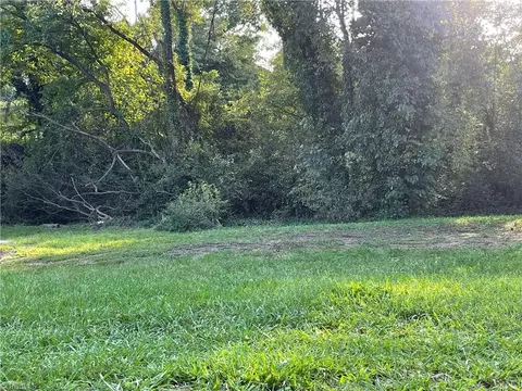 305 5th Avenue Ext E, Lexington, NC 27292