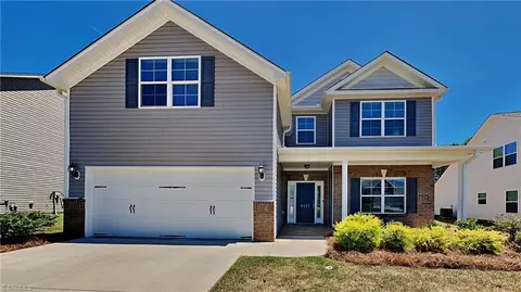 5117 Foxworth Dr, Greensboro, NC 27406
