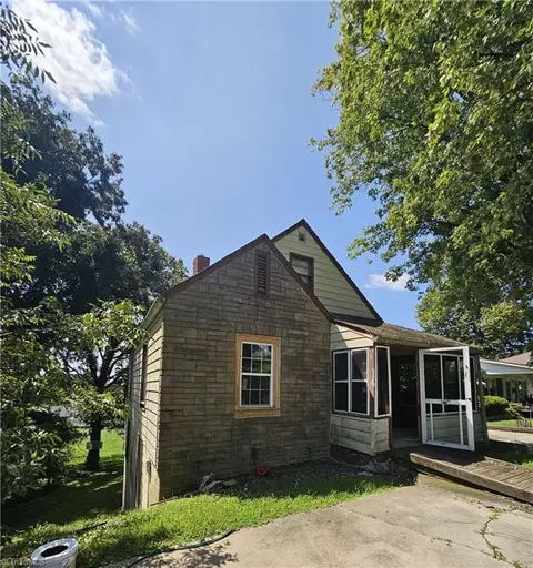 26 25th St W, Winston Salem, NC 27105