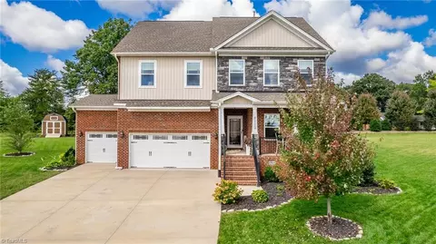 8112 Ridgeback Ct, Stokesdale, NC 27357