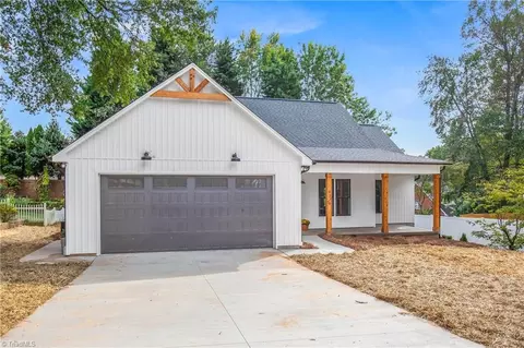 4220 Cavalier Dr, Winston Salem, NC 27104