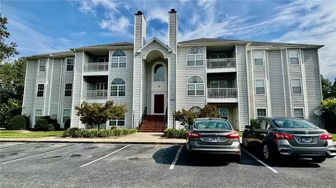 3646 Morris Farm Dr #2B, Greensboro, NC 27409