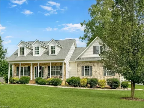 200 Autumn Gate Dr, Reidsville, NC 27320