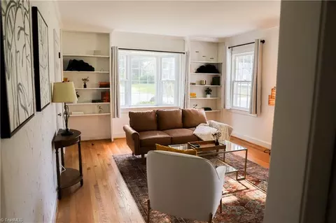 Living - 1129 Ebert St, Winston Salem, NC 27103 photo 3 of 4
