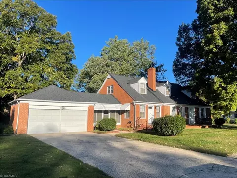 732 Fayetteville St S, Liberty, NC 27298