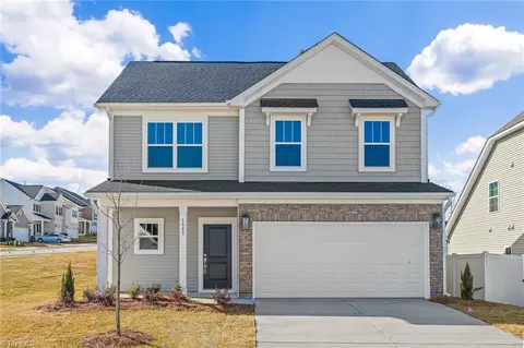 1989 Watkins Landing Dr, Kernersville, NC 27284