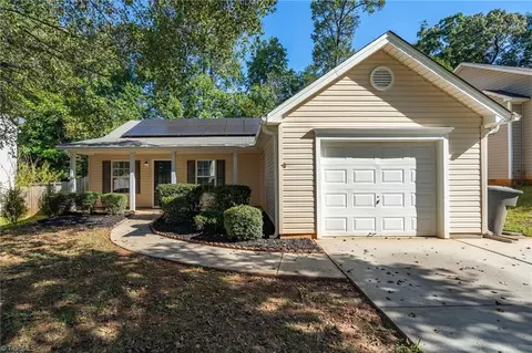 7 Hackberry Ct, Browns Summit, NC 27214