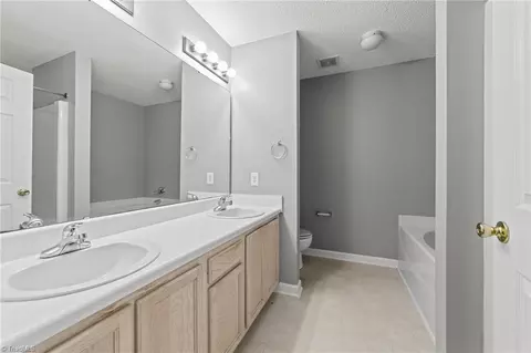 2646 Guyer St #1B, High Point, NC 27265 photo 8
