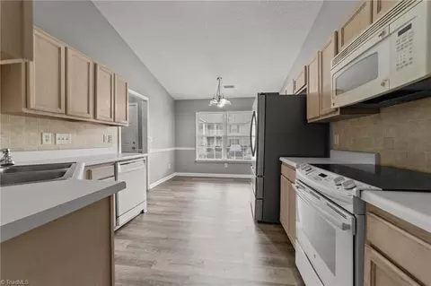 2646 Guyer St #1B, High Point, NC 27265 photo 3