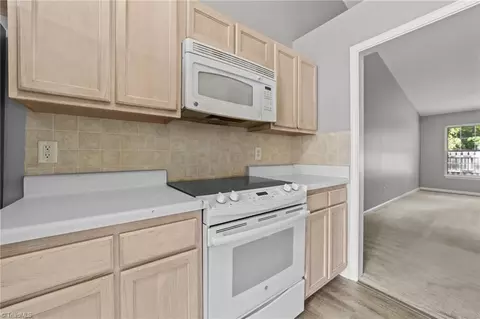 2646 Guyer St #1B, High Point, NC 27265 photo 5