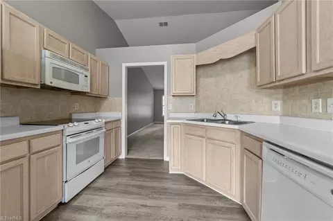 2646 Guyer St #1B, High Point, NC 27265 photo 6