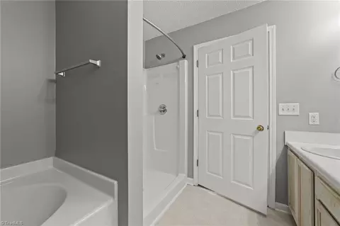 2646 Guyer St #1B, High Point, NC 27265 photo 9