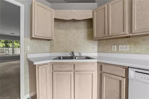 2646 Guyer St #1B, High Point, NC 27265 photo 7