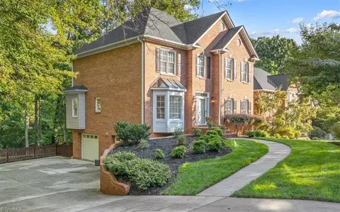5001 Mayberry Ln, Winston Salem, NC 27106